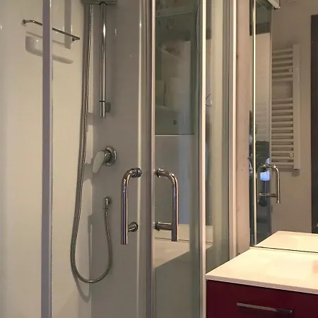 Renove Aux Pieds Avec Vue Vallee - Fr-1-181-2472