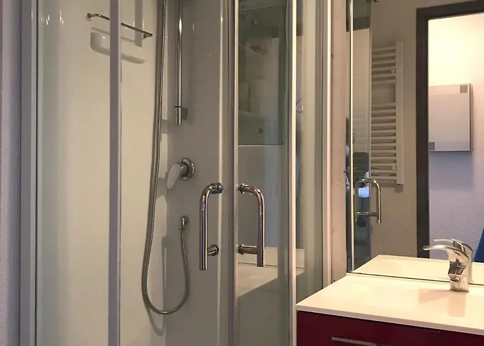 Renove Aux Pieds Avec Vue Vallee - Fr-1-181-2472